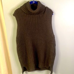 HM dark gray cotton sweater tunic, sleeveless. Never worn. Size M. Very roomy.